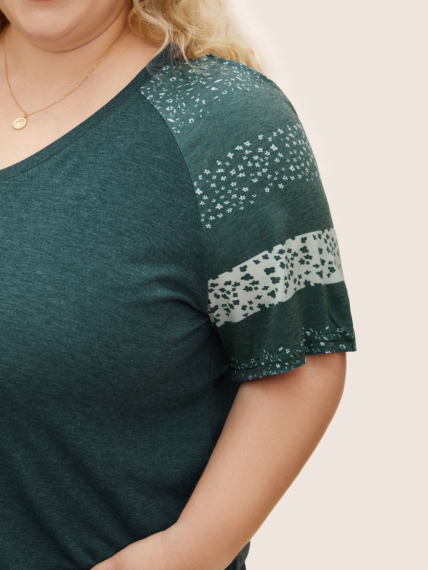 Ditsy Floral Colorblock Contrast Raglan Sleeve T-shirt - Image 22