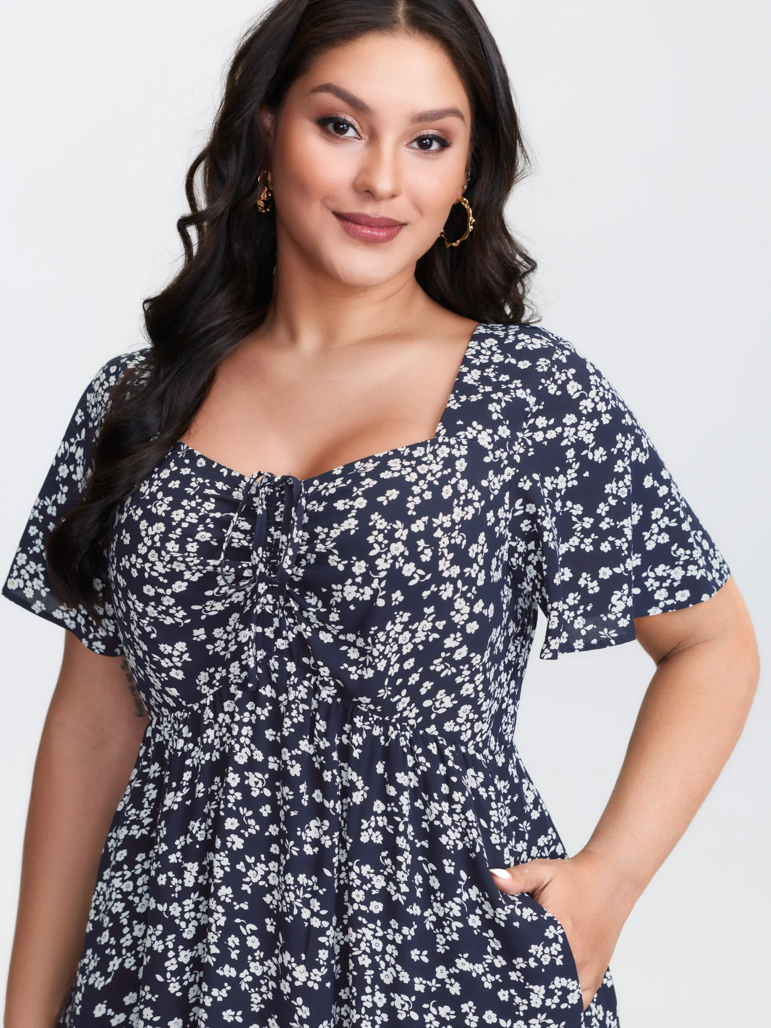 Ditsy Floral Sweetheart Drawstring Pocket Tiered Dress - Image 22