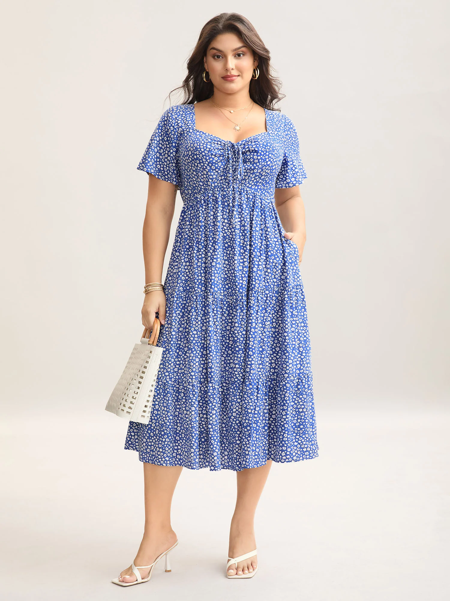 Ditsy Floral Sweetheart Drawstring Pocket Tiered Dress - Image 3