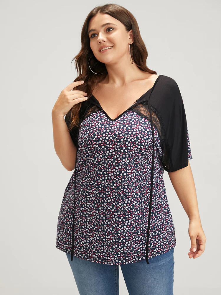 Floral Contrast Lace Ties Neck T-shirt - Image 4