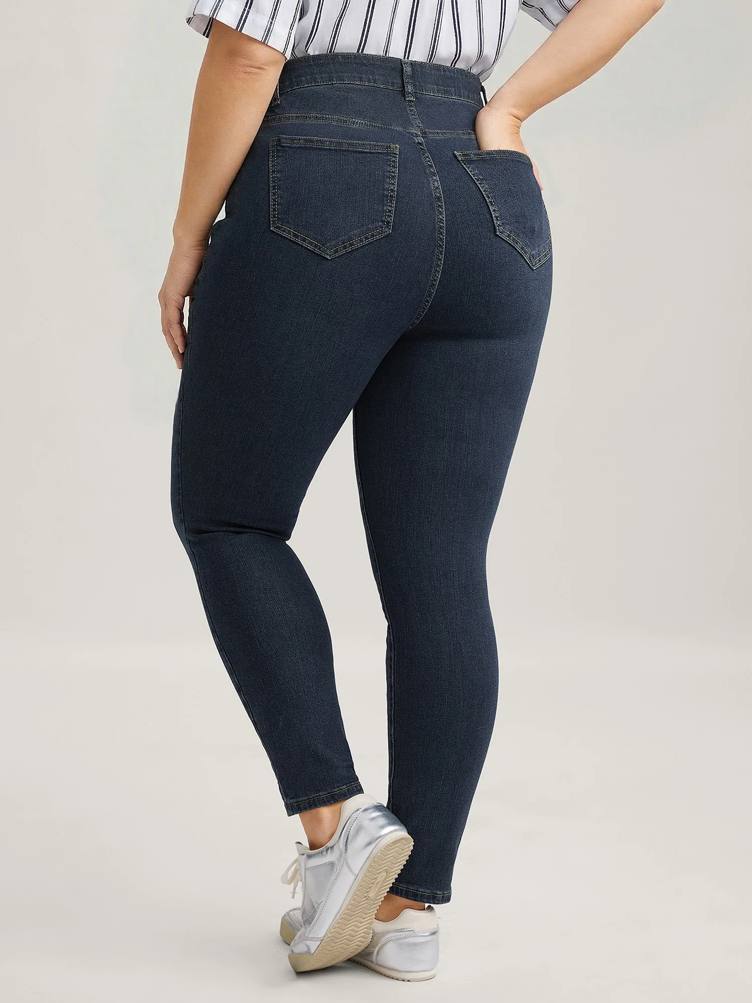 Skinny Very Stretchy High Rise Dark Wash Gap Proof Jeans - Image 5