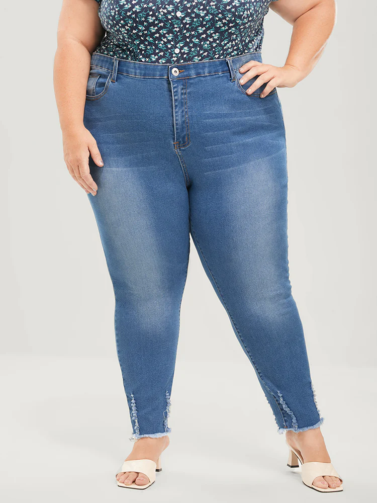 Skinny Very Stretchy Mid Rise Medium Wash Pocket Jeans - Image 10