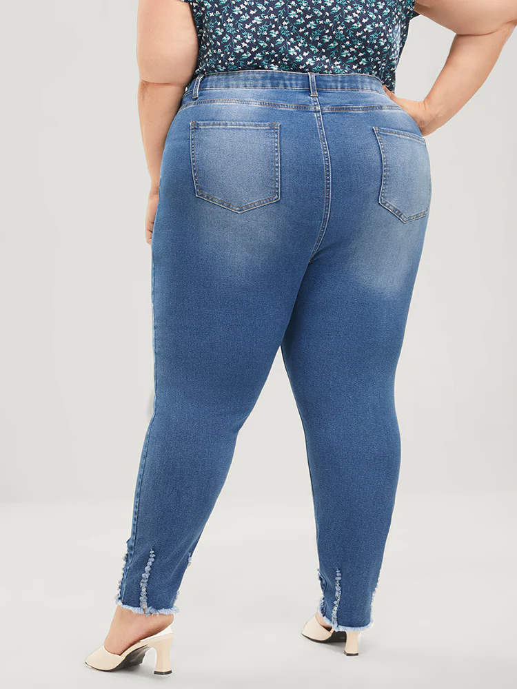 Skinny Very Stretchy Mid Rise Medium Wash Pocket Jeans - Image 11