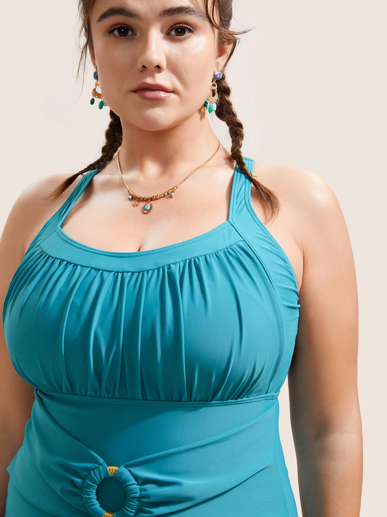 Solid Buckle Detail Gathered One Piece Swimsuit - Image 4