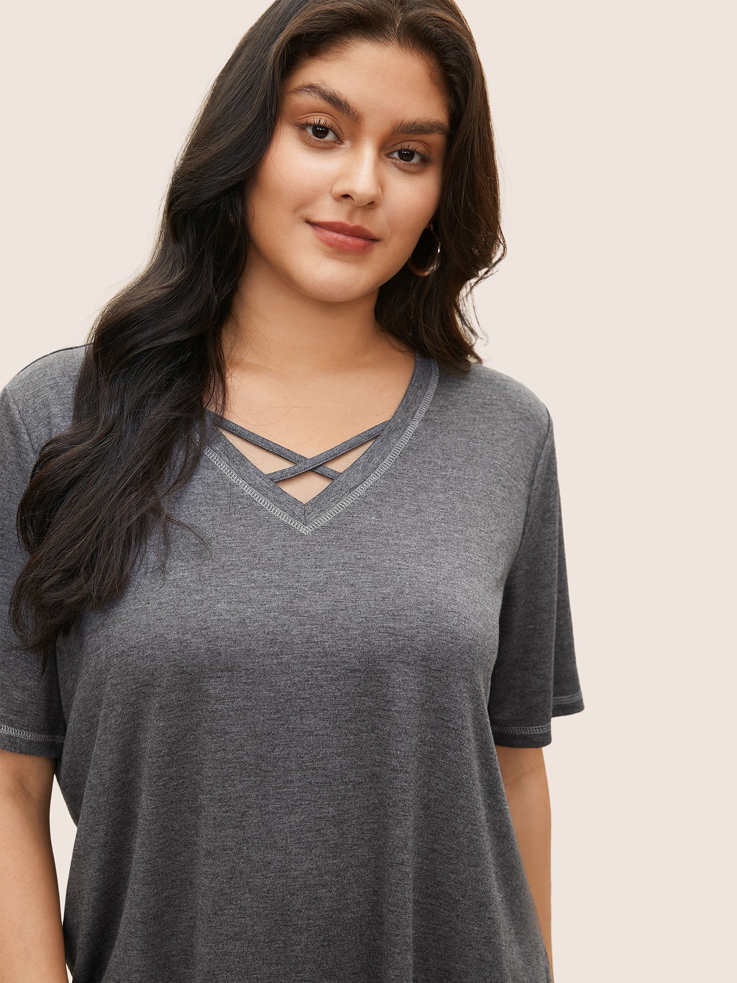 Solid Crisscross Neck Contrast Stitch T-shirt - Image 10