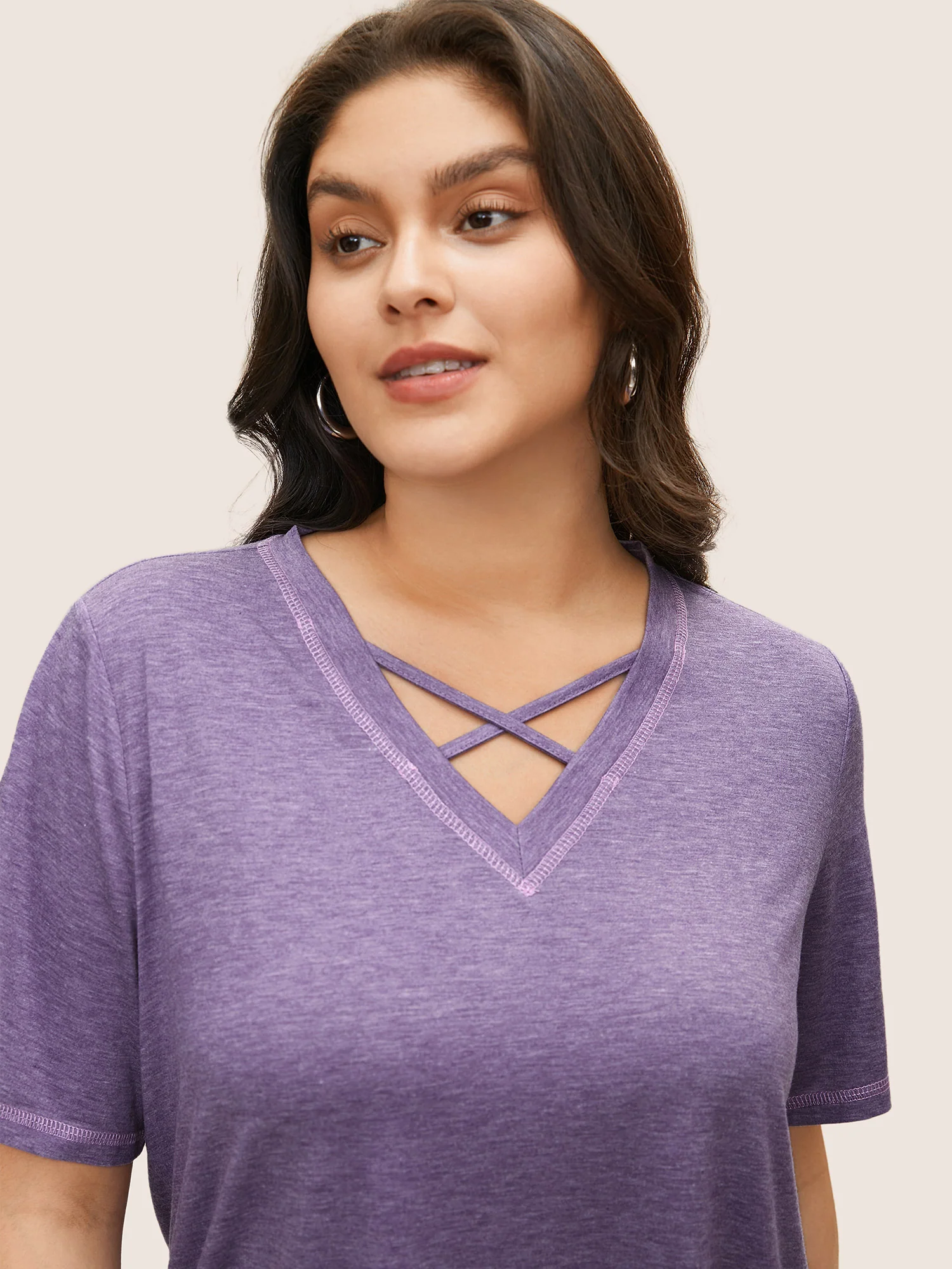 Solid Crisscross Neck Contrast Stitch T-shirt - Image 16