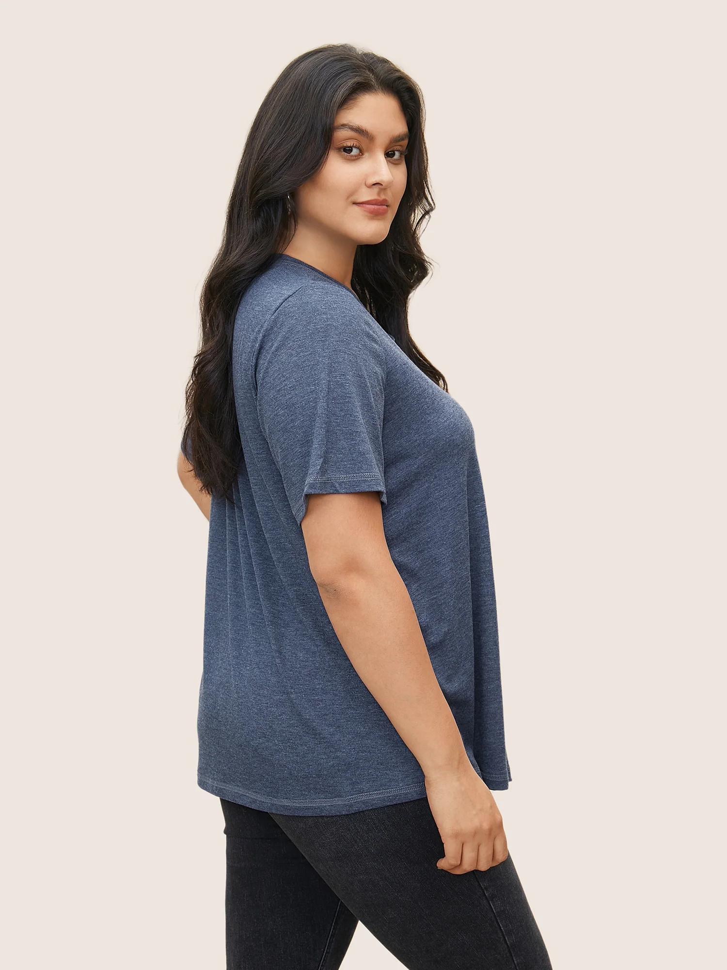Solid Crisscross Neck Contrast Stitch T-shirt - Image 26