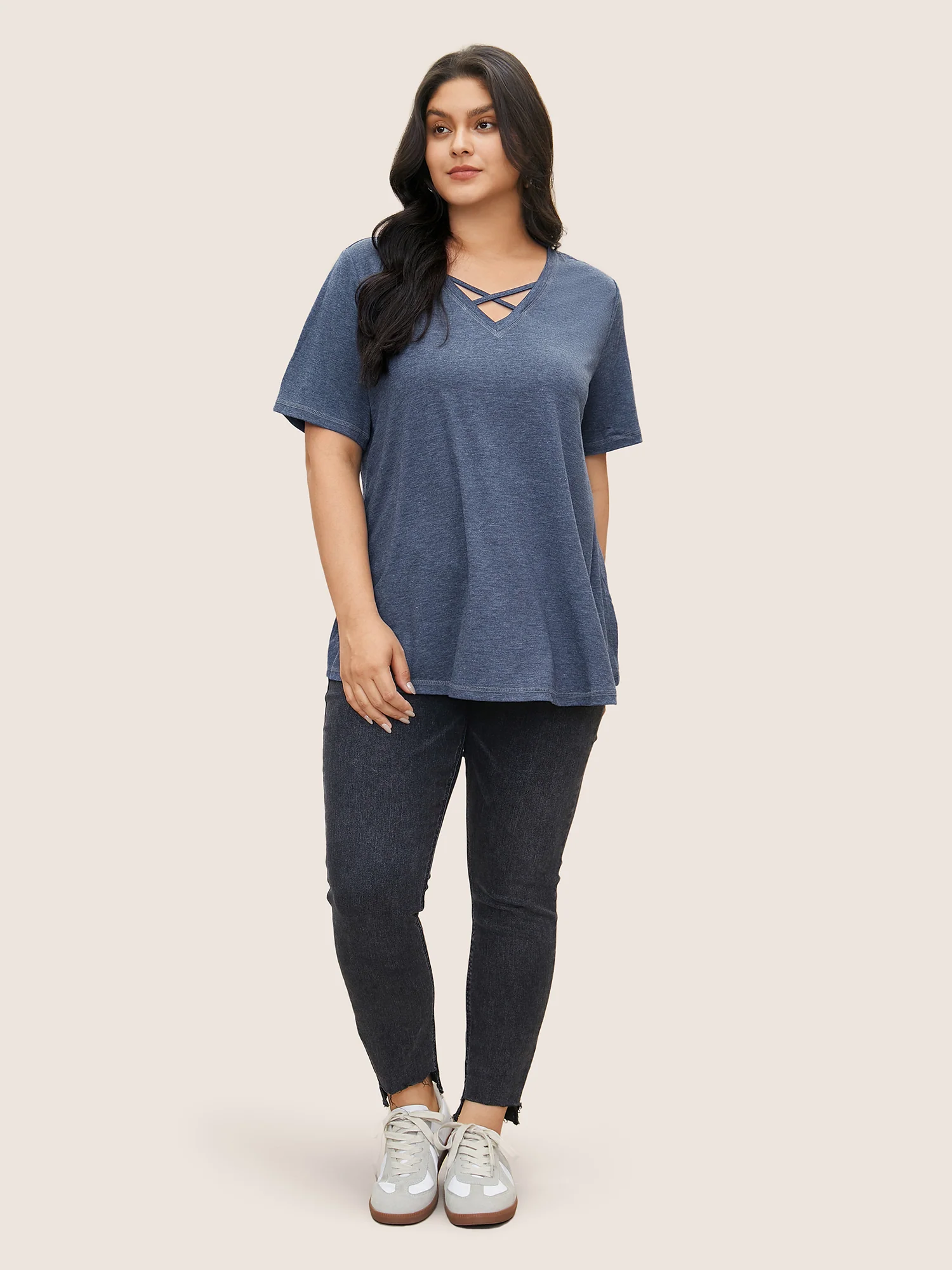 Solid Crisscross Neck Contrast Stitch T-shirt - Image 27