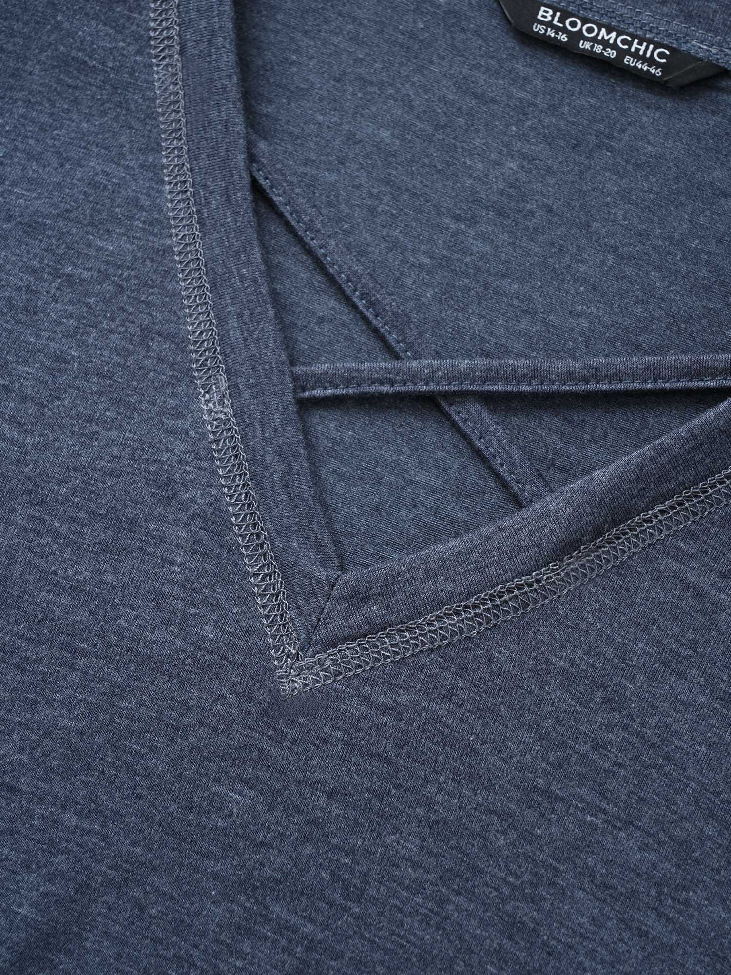 Solid Crisscross Neck Contrast Stitch T-shirt - Image 29