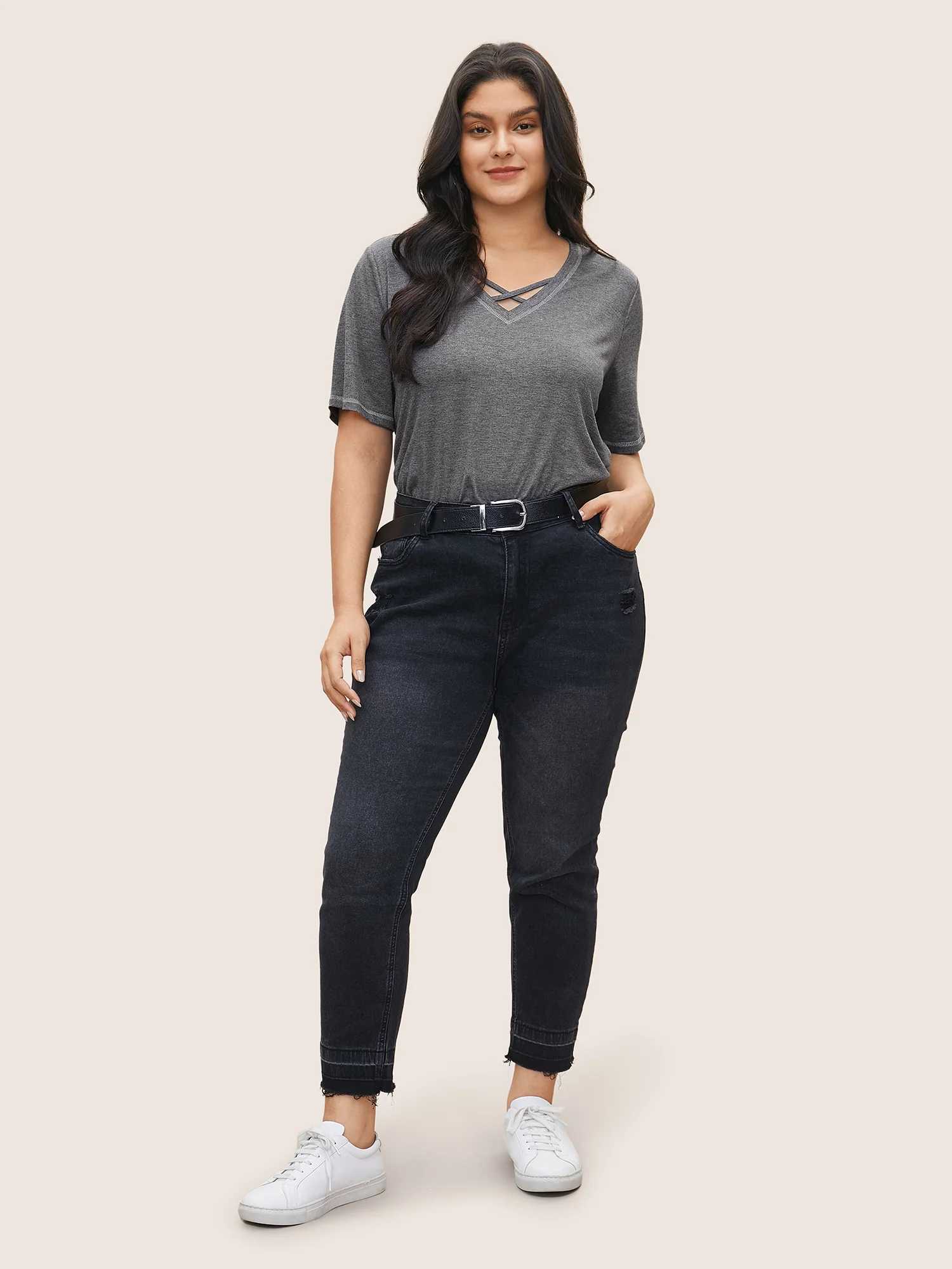 Solid Crisscross Neck Contrast Stitch T-shirt - Image 9