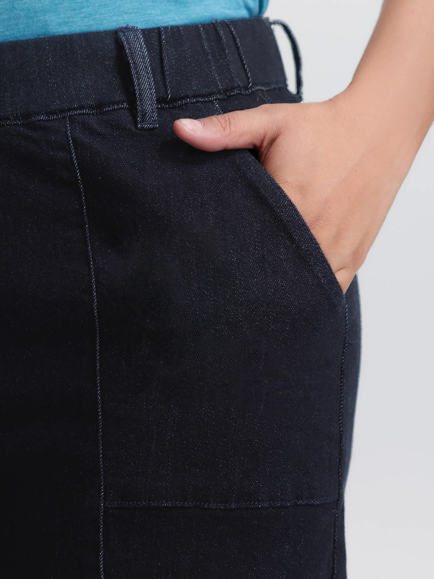 Supersoft Mid-Rise Straight-Leg Denim Shorts - Image 3